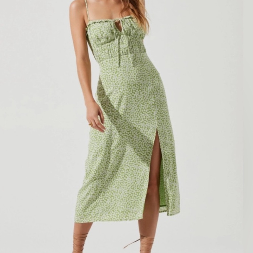 Astr Green Floral Midi Dress